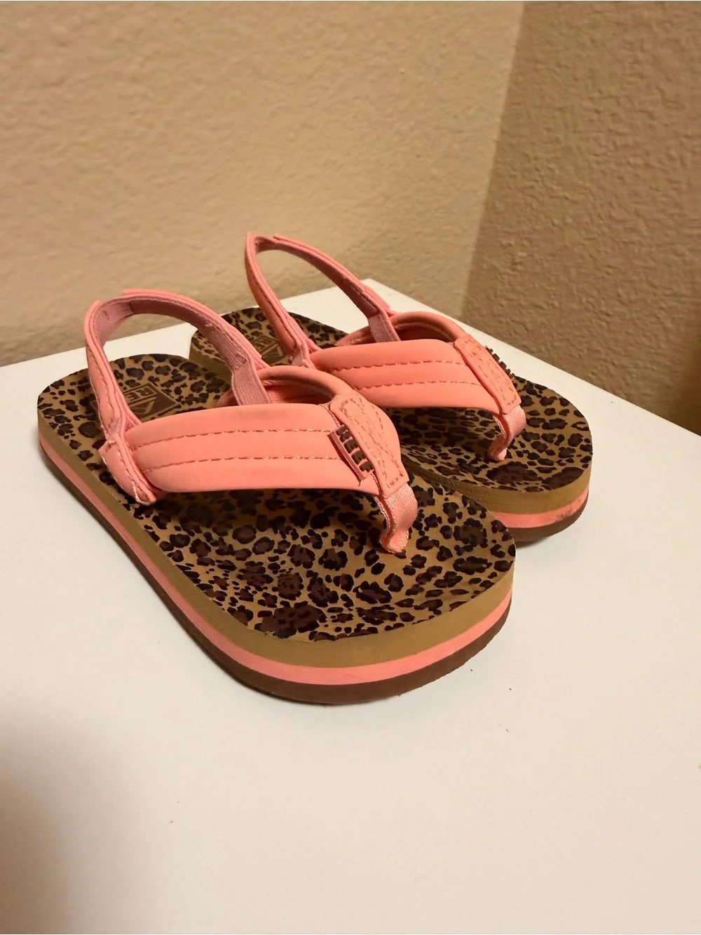 New Toddler Reef Coral Pink Flip Flop Sandals with Leopard Print